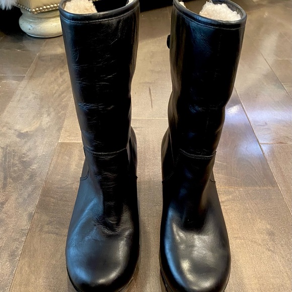 UGG Black Lynnea 1958 Shearling Clog Boots - Picture 6 of 16